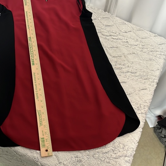 Trina Turk Burgundy and Black Sheath Dress Size 4 - Picture 7 of 8
